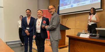 La respuesta de la UCLM al ciberataque recibe un premio Socinfo Digital, que también reconoce la trayectoria del director del Área TIC, Andrés Prado