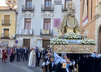 La Virgen de la Luz vuelve a desfilar, tras dos años interrumpidos por la pandemia, por las calles de Cuenca