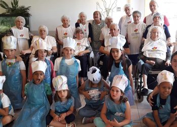 Las residencias de mayores Amavir reanudan la iniciativa “De acampada con mis abuelos” tras dos años de pandemia