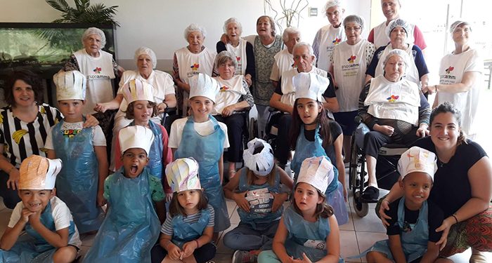 Las residencias de mayores Amavir reanudan la iniciativa “De acampada con mis abuelos” tras dos años de pandemia