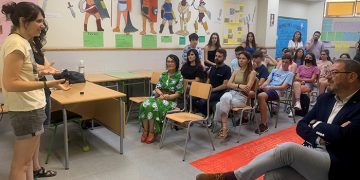 Los alumnos del instituto Ana María Matute de Cabanillas estrenan el corto “El peso invisible”