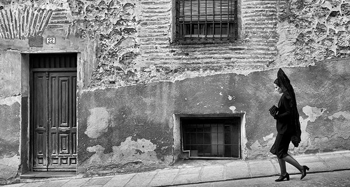 La instantánea “Luto, Respeto y Tradición”, de David Serrano Gismero, ganadora del XIII Premio de Fotografía de la Junta de Cofradías de la Semana Santa de Cuenca