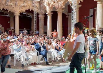 Rojo inaugura el Maratón de Cuentos con una historia popular ucraniana apelando a la fraternidad y al final de la guerra