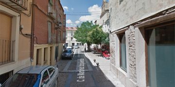 Tres personas, dos de ellas guardias civiles, afectadas por inhalación de humo tras el incendio en un bar de Molina de Aragón