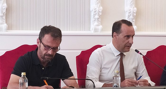 VOX denuncia que el Gobierno de PSOE y Ciudadanos en Guadalajara “está concediendo subvenciones sin justificar destinadas a sufragar su gasto ideológico” 1 VOX denuncia que el Gobierno de PSOE y Ciudadanos en Guadalajara “está concediendo subvenciones sin justificar destinadas a sufragar su gasto ideológico”