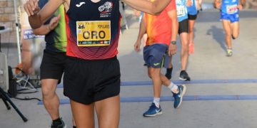 Daniel Garcia Ponce del Team DH Iniesta y Rosario Gómez vencedores de la XV Carrera Popular Villa de La Jara.