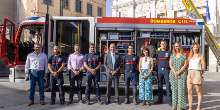 El Ayuntamiento de Guadalajara invierte 430.000 euros en un nuevo camión de bomberos 1 bomberos