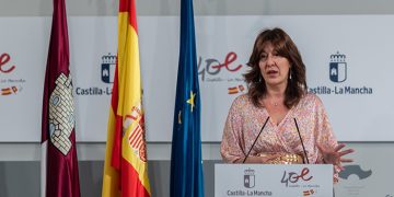Castilla-La Mancha refuerza el Sistema de Atención a la Dependencia para reducir una lista de espera que ya bajó un 39 por ciento en 2021