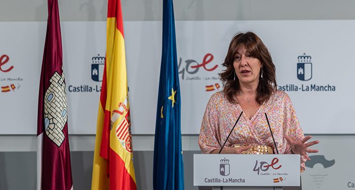 Castilla-La Mancha refuerza el Sistema de Atención a la Dependencia para reducir una lista de espera que ya bajó un 39 por ciento en 2021