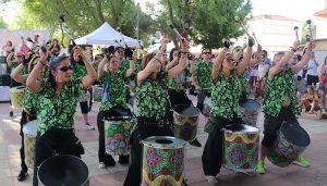 Cientos de percusionistas toman Cabanillas en un extraordinario festival de batucadas