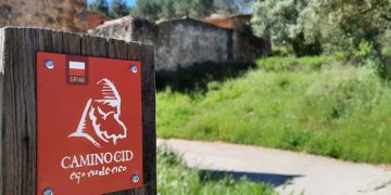 Comienza la campaña de revisión y mantenimiento de la señalización senderista y BTT del Camino del Cid