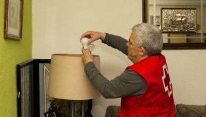 Cruz Roja Cuenca asesora cómo reducir el coste de la factura energética para paliar la pobreza energética