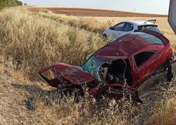 Cuatro personas acaban en el hospital tras la colisión entre un turismo y una furgoneta en Carrascosa del Campo Cuatro personas acaban en el hospital tras la colisión entre un turismo y una furgoneta en Carrascosa del Campo