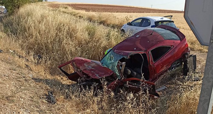 Cuatro heridos tras la colisión entre un turismo y una furgoneta en Carrascosa del Campo