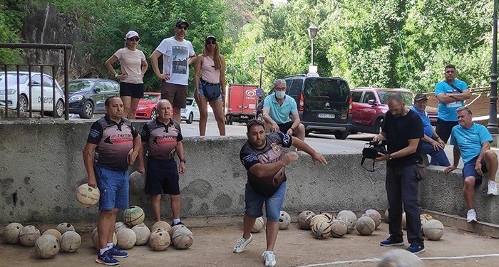 Cuenca gana en casa y Huélamo ya lidera el Circuito de Bolos Serranía de Cuenca