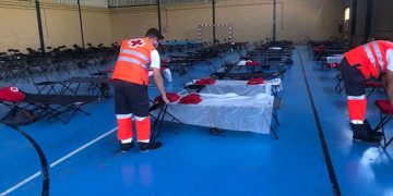 El albergue de Uceda continuará atendiendo a 54 personas desplazadas por el incendio de Valdepeñas de la Sierra durante esta tarde y noche