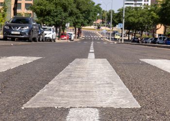 El Ayuntamiento de Guadalajara va a destinar 760.000 euros en renovar la señalización viaria horizontal y vertical de una veintena de calles