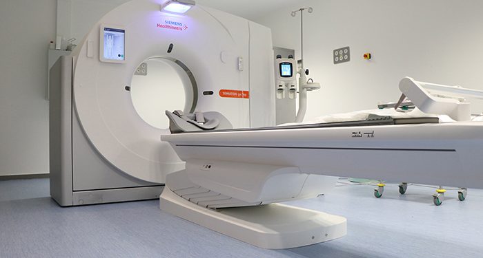 El Gobierno regional realiza una nueva licitación para la incorporación de 14 equipos de alta tecnología sanitaria por un importe cercano a nueve millones de euros