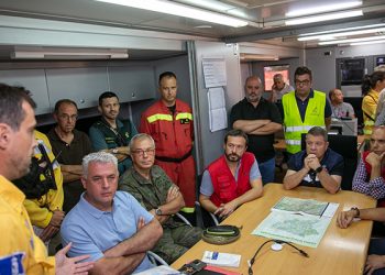 El incendio de Valdepeñas de la Sierra ha calcinado unas 3.000 hectáreas: las labores de extinción se centran en el frente norte