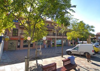 El incendio en una hamburguesería de Azuqueca provoca el desalojo de 35 personas