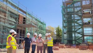 El parque de bomberos de Priego supera el 25 por ciento de ejecución de la obra con la estructura y la cubierta finalizadaS