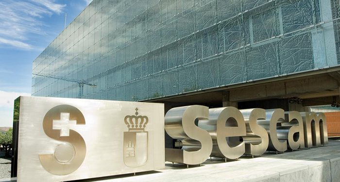 El SESCAM recibe el certificado que garantiza que el cien por cien de la energía eléctrica contratada procede de fuentes renovables