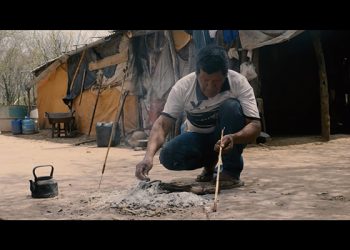 Este miércoles se estrena el segundo documental sobre los últimos grupos de cazadores-recolectores realizado por los conquenses Santiago Domínguez y Dorian Sanz