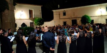Éxito de la primera ruta nocturna guiada y teatralizada en Santa María del Campo Rus