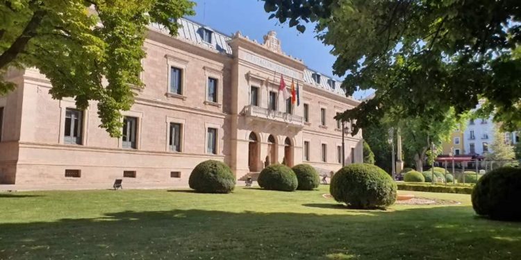 La Diputación de Cuenca aumenta un 42 por ciento el presupuesto para que los municipios pequeños contraten administrativos