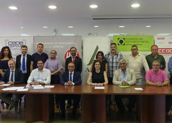 Firmado el primer convenio colectivo de industrias agroalimentarias de Cuenca 8 Firmado el primer convenio colectivo de industrias agroalimentarias de Cuenca