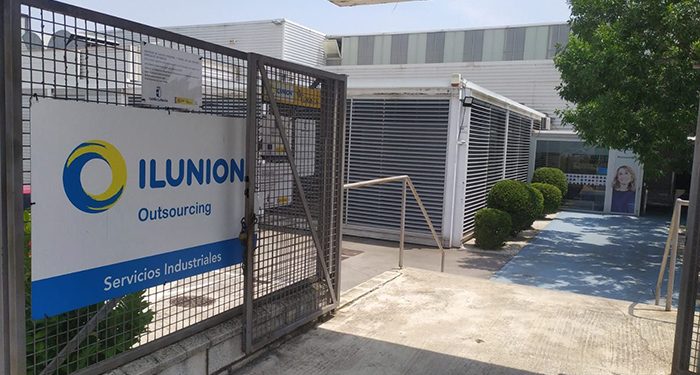 Ilunion-Guadalajara ordena quedarse en sus casas a decenas de personas a las que tiene subcontratadas en plataformas logísticas 1 Ilunion suspende este jueves y el viernes el turno de tarde en la nave de Cabanillas del Campo donde tiene a cien personas con discapacidad trabajando a 37º o más