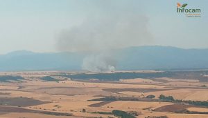 Incendio en Matarrubia; casi un centenar de personas y 24 medios tratan de controlarlo