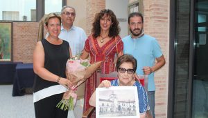 Iniesta homenajea a su artista local Agripina Talavera