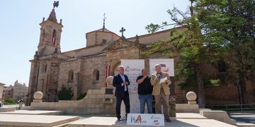 La Diputación inicia el ciclo de exposiciones itinerantes al aire libre EmPlazArte en Molina de Aragón