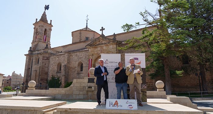 La Diputación inicia el ciclo de exposiciones itinerantes al aire libre EmPlazArte en Molina de Aragón 1 La Diputación inicia el ciclo de exposiciones itinerantes al aire libre EmPlazArte en Molina de Aragón