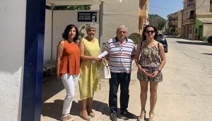 La parada de autobús de Mira ya es una realidad