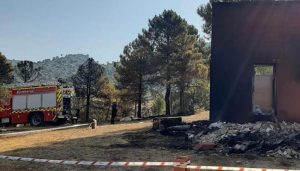 Los bomberos del Ayuntamiento de Cuenca colaboran en la exinción del incendio en Priego