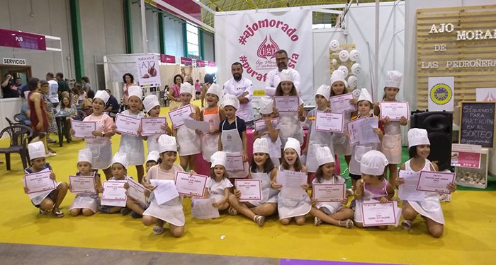 Los participantes del ‘Master Ajo Junior’ demuestran sus grandes cualidades para la cocina
