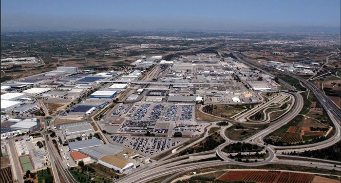 La industria química acuerda una norma mundial para calcular la huella de carbono de sus productos 1 Los productos de BASF para las instalaciones y proceso E-Coat en Ford aportan brillantes resultados