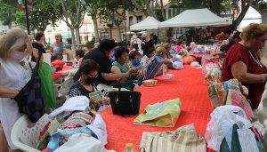 Más de 70 bolilleras se dan cita en el V Encuentro de Bolillos Villa de Iniesta