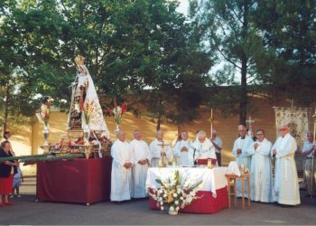 En el 2001, la Virgen del Carmen se unió a sus devotos