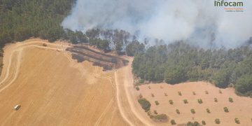 Narboneta también arde 11 medios y 72 personas tratan de controlar el incendio