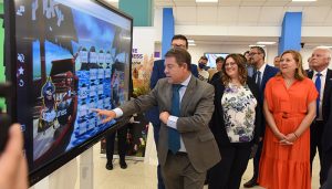 Page anuncia una inversión de 14 millones de euros en formación del profesorado y 48 millones de euros más para la adquisición de herramientas tecnológicas