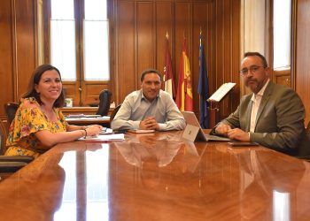 La Diputación de Cuenca y la Fundación de Ferrocarriles Españoles buscan alternativas turísticas para dinamizar el trazado de la vía