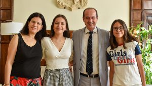 Rojo felicita a Jimena Romero Castro, del IES Castilla, mejor nota de la EVAU de Guadalajara en la Universidad de Alcalá
