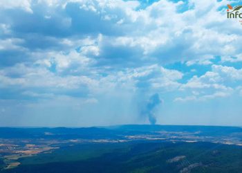 Un total de 13 medios y 59 personas tratan de controlar un incendio declarado en Bascuñana de San Pedro