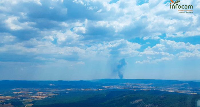 Controlado el incendio declarado en Bascuñana de San Pedro 1 Un total de 13 medios y 59 personas tratan de controlar un incendio declarado en Bascuñana de San Pedro