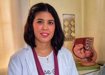 Una matrona del Centro de Salud de San Clemente, doctora Cum Laude por un estudio sobre la lactancia materna