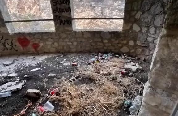 El Ayuntamiento de Sacedón agradece la rápida intervención de todos los efectivos en la lucha contra el incendio e insta a la CHT a recuperar lo destruido y mantener sus instalaciones