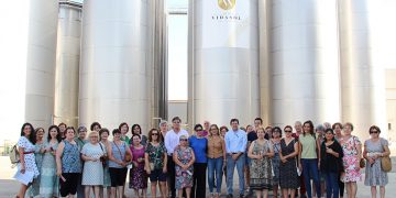 AMFAR analiza las oportunidades económicas del aceite de oliva para las mujeres rurales
